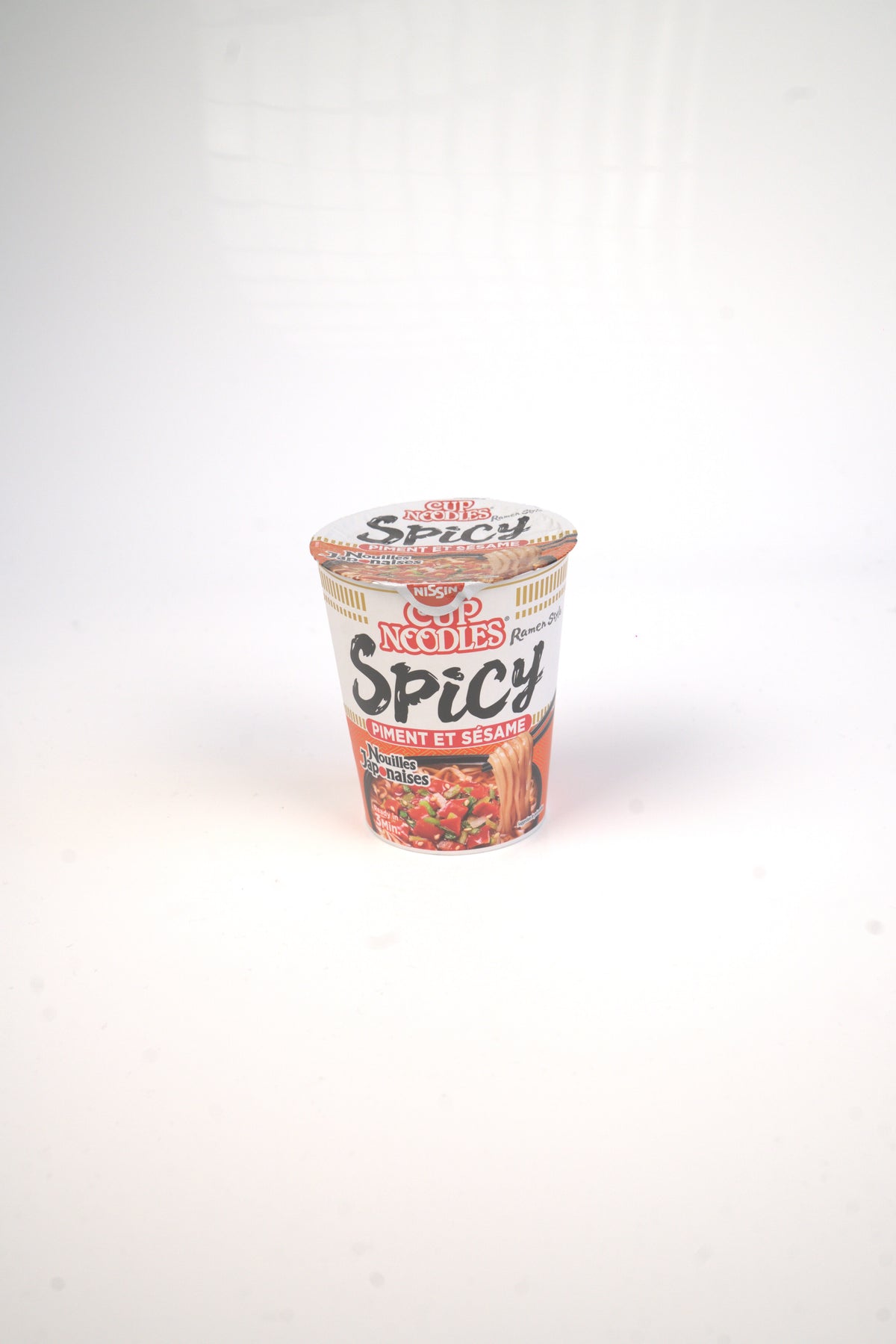 Nissin Cup Noodles Ramen Piment et Sesame