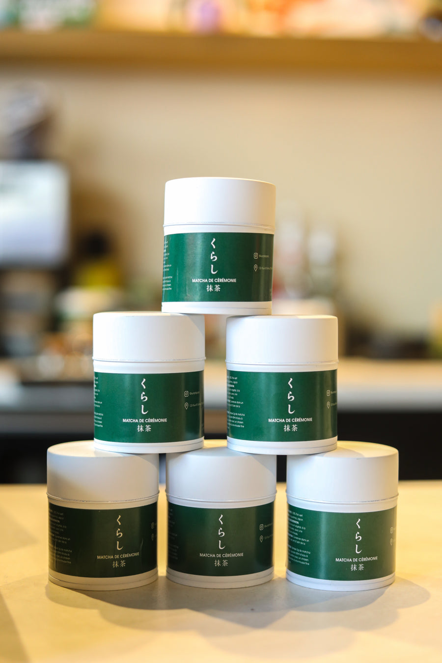 Boîtes de matcha de cérémonie Kurashi empilées